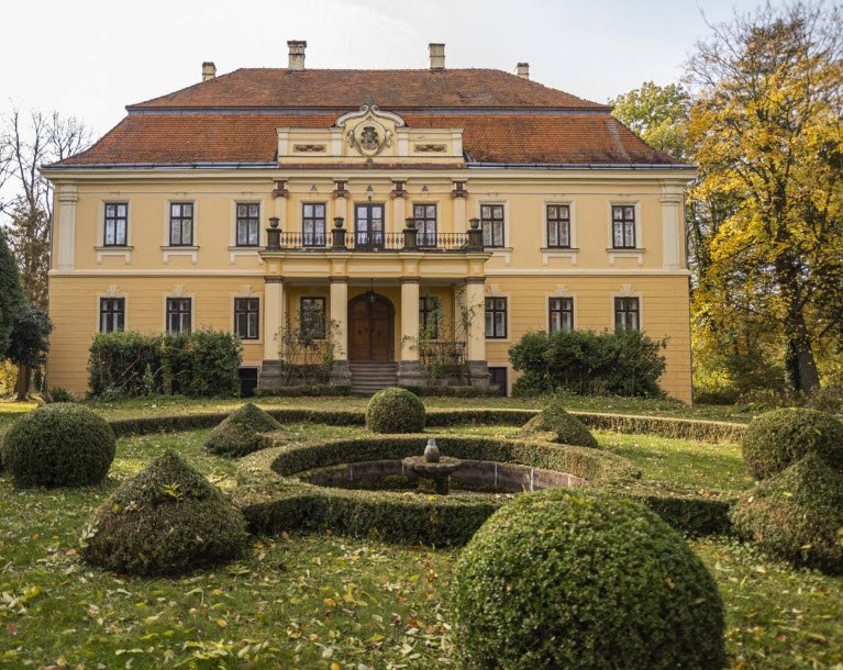 Zámek Hoštice, Hoštice, Czechia, Czech Republic (Czechia)